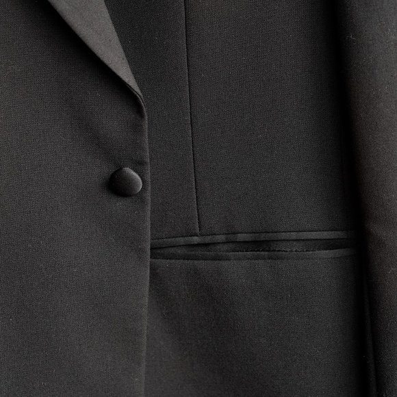 Vintage Lanvin Paris Single Breasted Black Wool Tuxedo Jacket Blazer, Size 44R - Picture 3 of 11